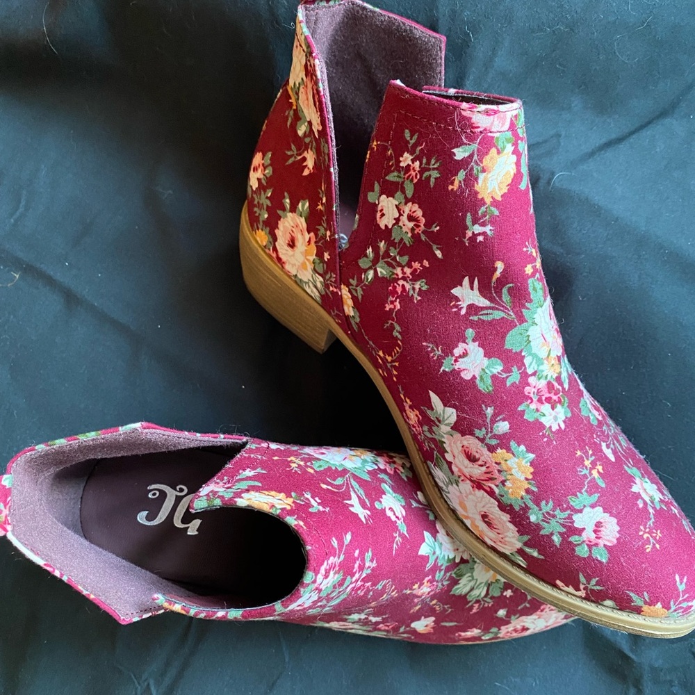 Floral Patterned Ankle Boots in Burgundy - Picture 2 of 5